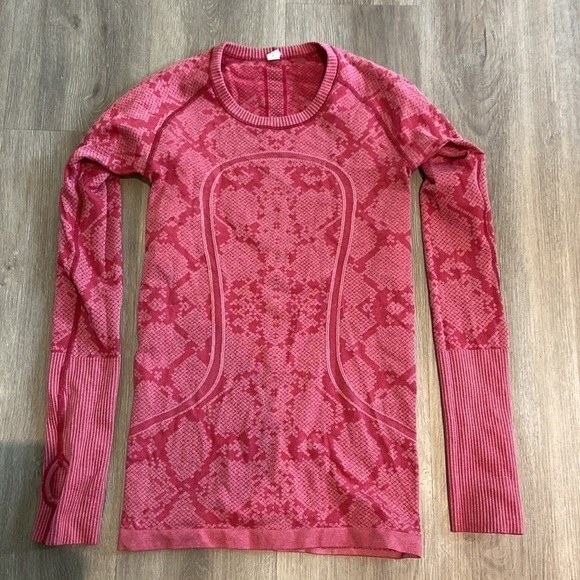 LULULEMON Swiftly Tech Long Sleeve Crew
Heathered Cranberry - Picture 1 of 12